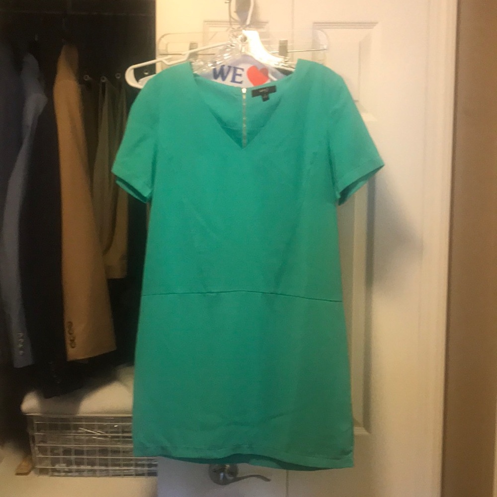 Green dress, V-neck, back zipper, lined